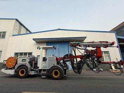 Mining-concrete-spraying-truck-04