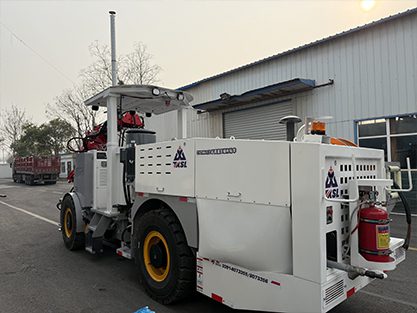 Mining-concrete-spraying-truck-06